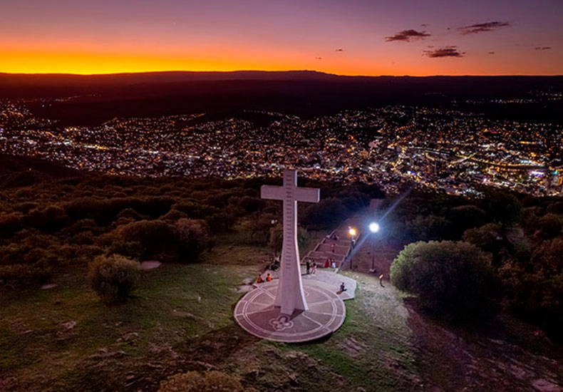 Vía Crucis y cerro de la cruz